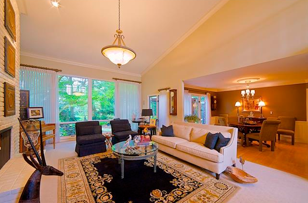 Grosse Pines Homes for sale